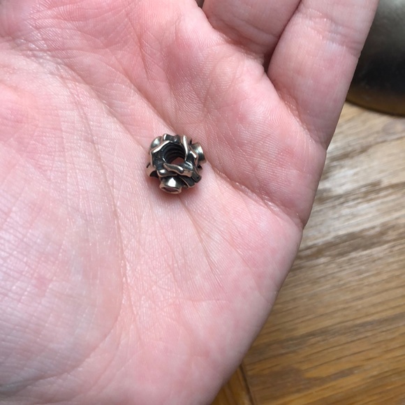 Pandora Flower Charm - Picture 3 of 4